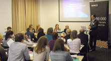 Viktor Stankovsky、Dr.Natalia Radchenko、Dr.Tatiana PogrebinskayaがセミナーIP講演者